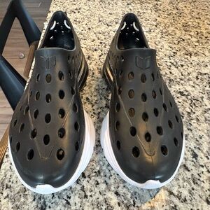 Kane x Equinox Revive
Recovery Footwear Men’s